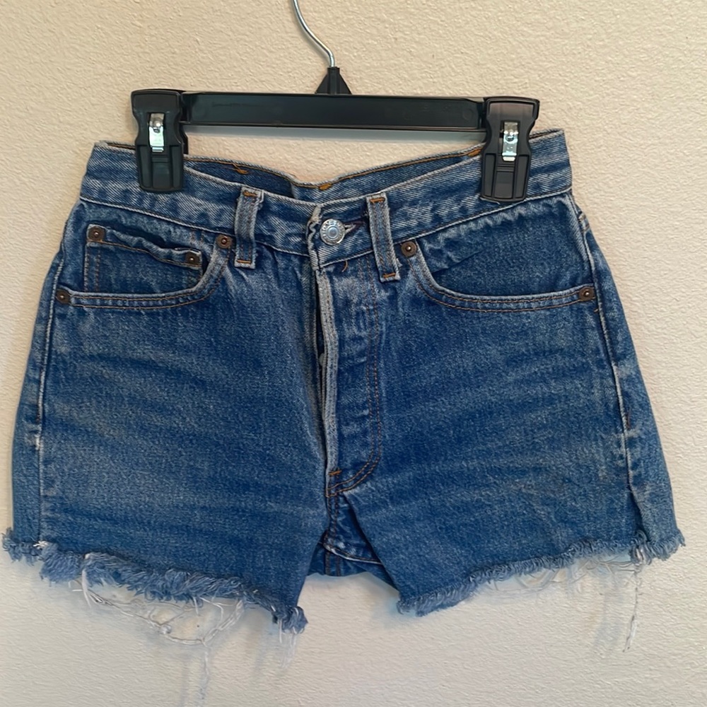 Levi’s 501 cutoff jean shorts size 27